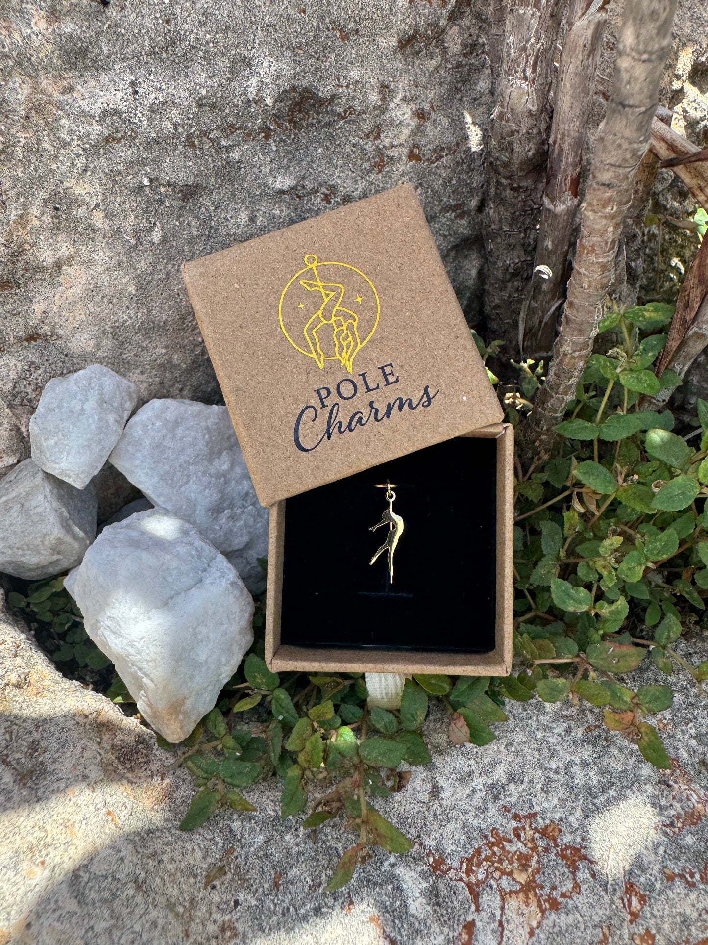 Titanic Charm Gold